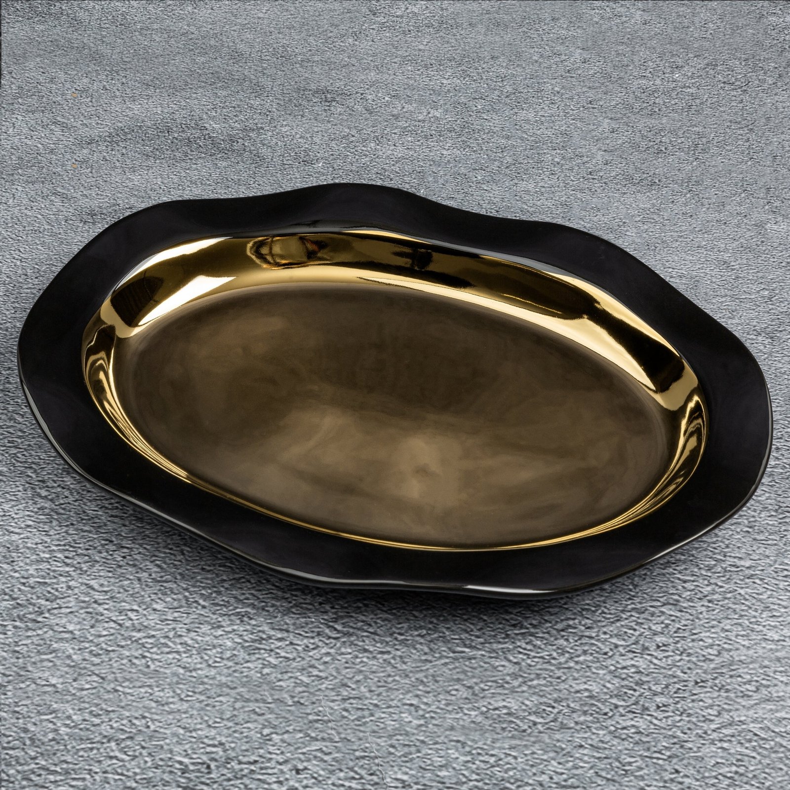 Keramikplatte mit gewellter Form, Schwarz und Gold - Image 3